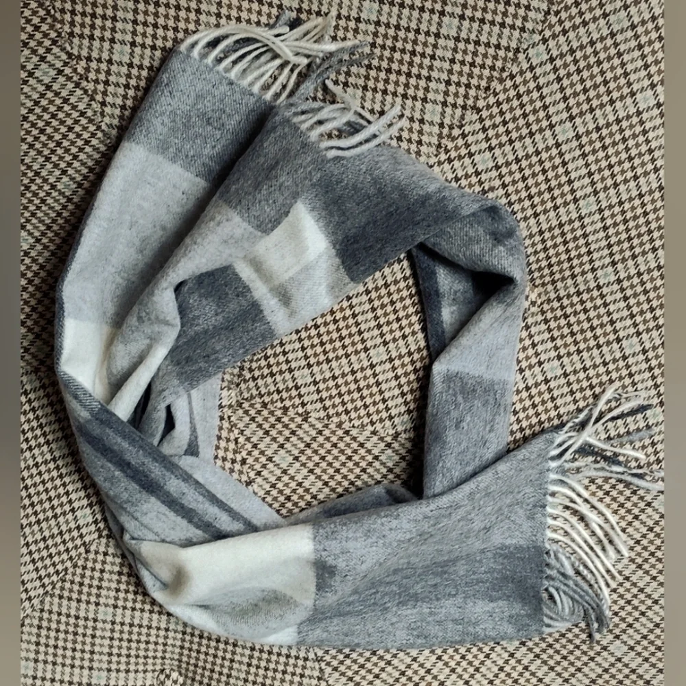 Highland House Gray and Cream Plaid Cashmere Lambswool Scarf | Unisex